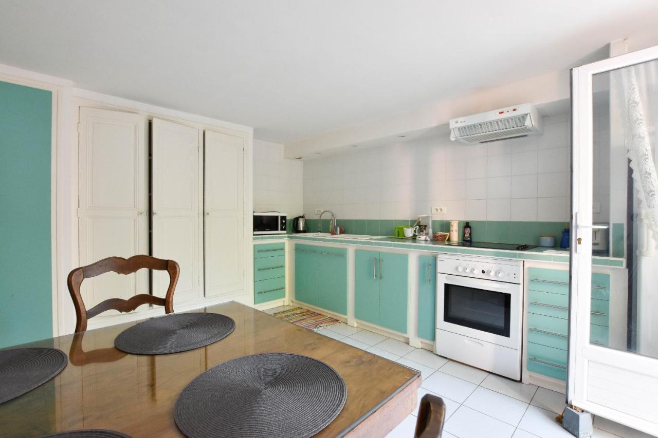 Moulin Rose, Parking - Jardin Apartment อาร์ลส์ ภายนอก รูปภาพ